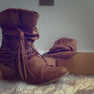 Cowgirl Boot with Tassel
